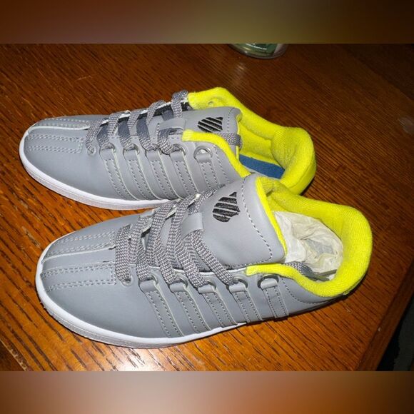 K-Swiss Classic VN XL Sneaker - Kids size 13.5